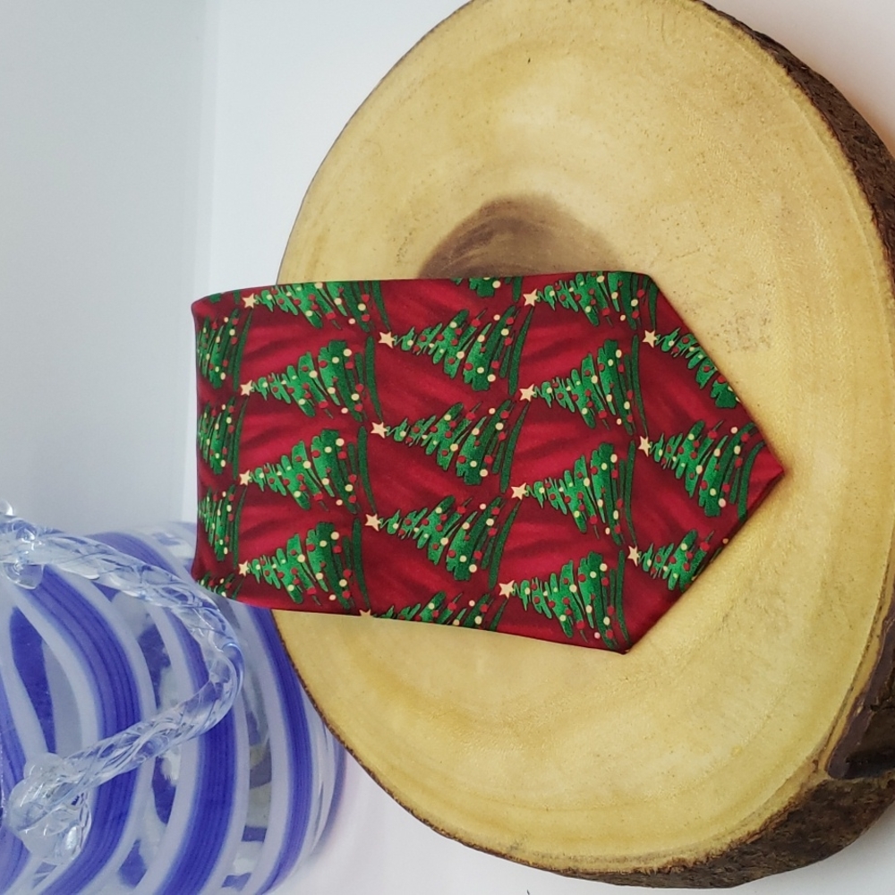 Christmas Tree Tie